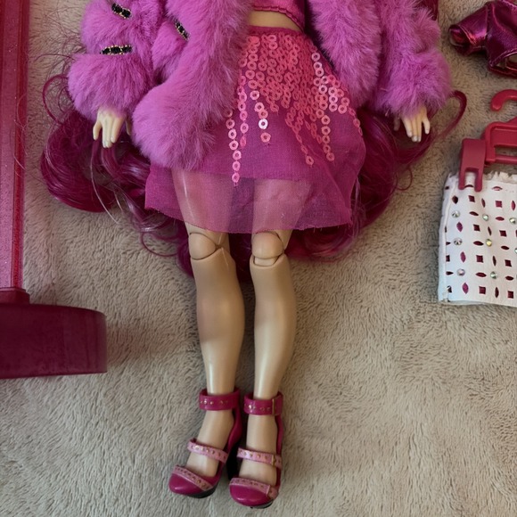 Rainbow High Stella Monroe Doll & Accessories - Picture 4 of 12